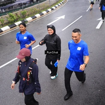 Runner Photo 7946365