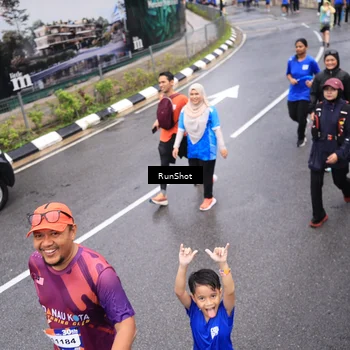 Runner Photo 7946375