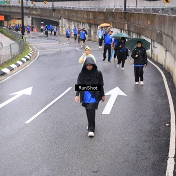 Runner Photo 7946389