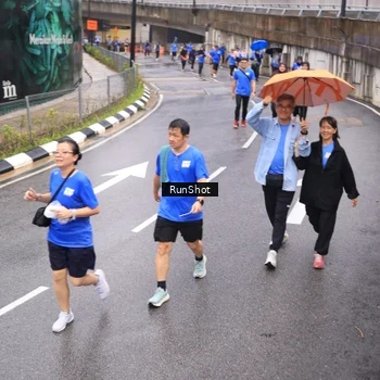 Runner Photo 7946507