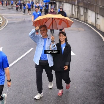 Runner Photo 7946516