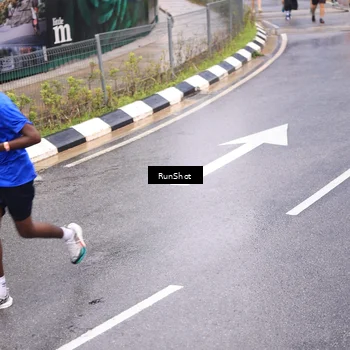 Runner Photo 7946532