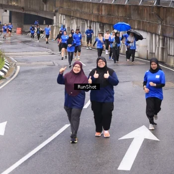 Runner Photo 7946559