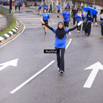 Runner Photo 7946624