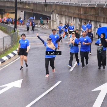 Runner Photo 7946651