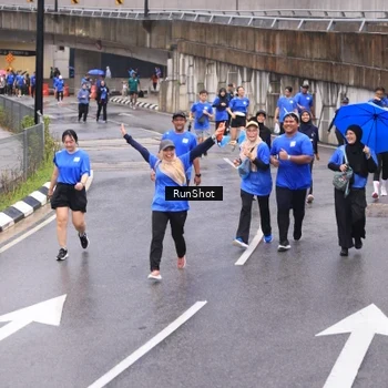 Runner Photo 7946654