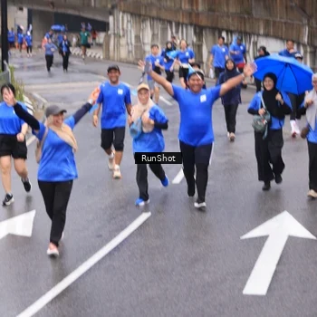 Runner Photo 7946661