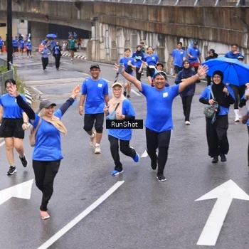 Runner Photo 7946662