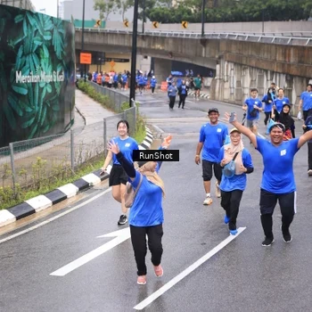 Runner Photo 7946666