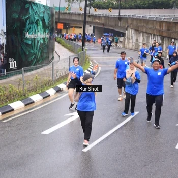 Runner Photo 7946667