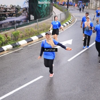 Runner Photo 7946677