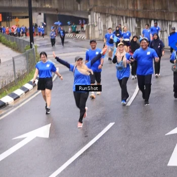 Runner Photo 7946680