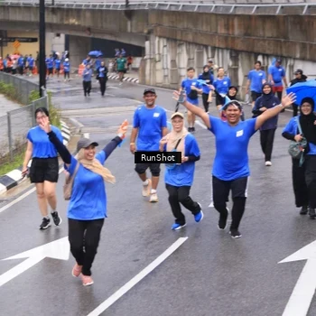 Runner Photo 7946681