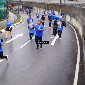 Runner Photo 7946683