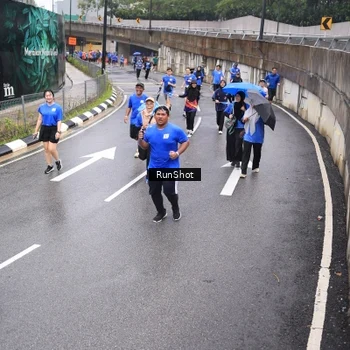 Runner Photo 7946686
