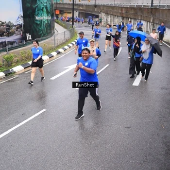 Runner Photo 7946692
