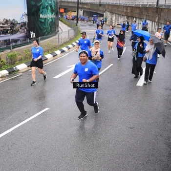 Runner Photo 7946698