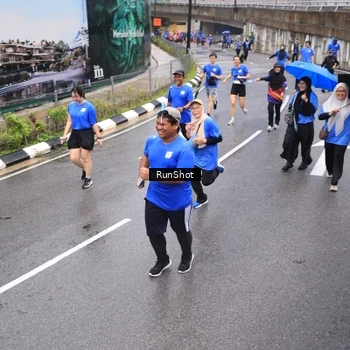 Runner Photo 7946701