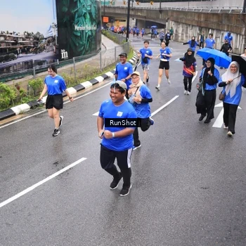 Runner Photo 7946702