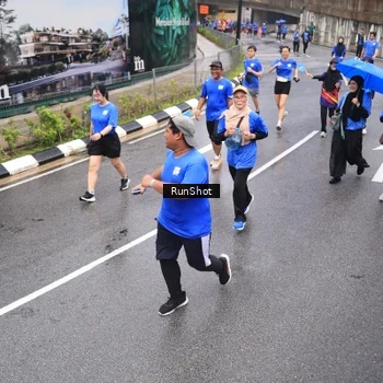 Runner Photo 7946705