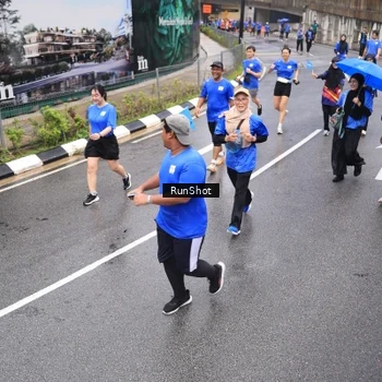 Runner Photo 7946709