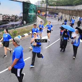 Runner Photo 7946714