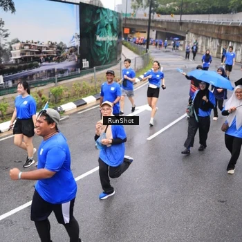 Runner Photo 7946716