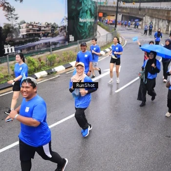 Runner Photo 7946718