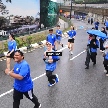 Runner Photo 7946720