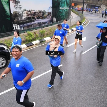 Runner Photo 7946721