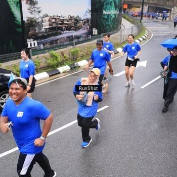 Runner Photo 7946724