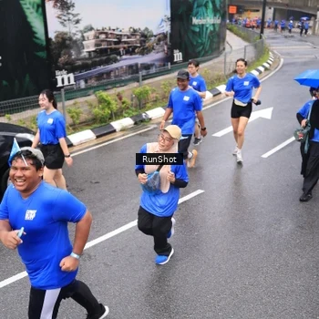 Runner Photo 7946725