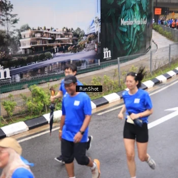Runner Photo 7946728