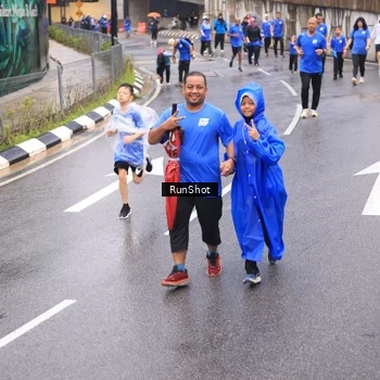 Runner Photo 7946733