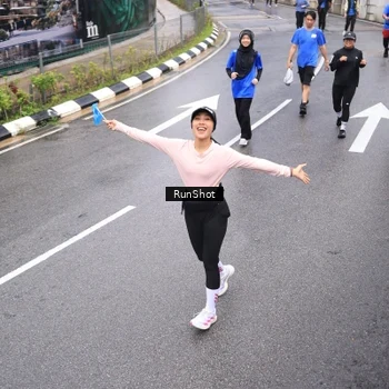 Runner Photo 7946766