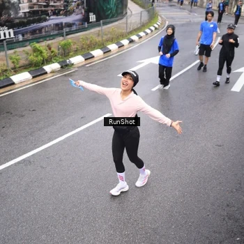 Runner Photo 7946771