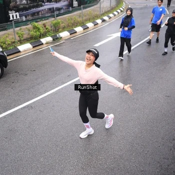 Runner Photo 7946773