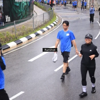 Runner Photo 7946790
