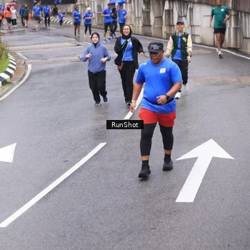 Runner Photo 7946823