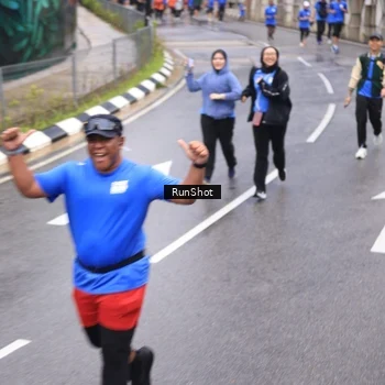 Runner Photo 7946846
