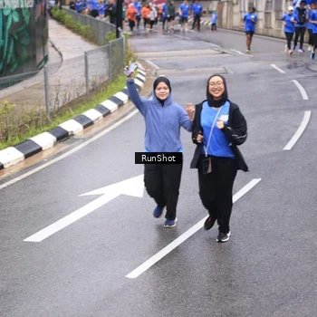 Runner Photo 7946856