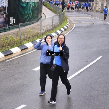 Runner Photo 7946867