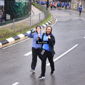 Runner Photo 7946884