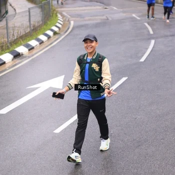 Runner Photo 7946895