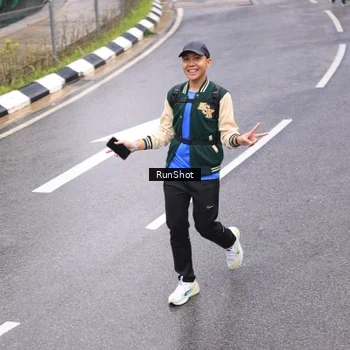 Runner Photo 7946899