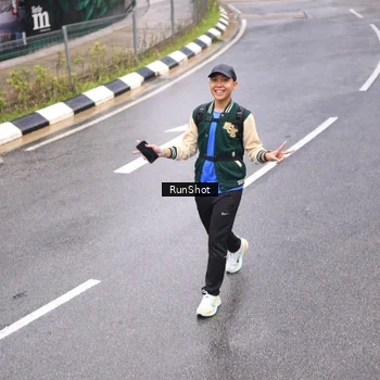 Runner Photo 7946901