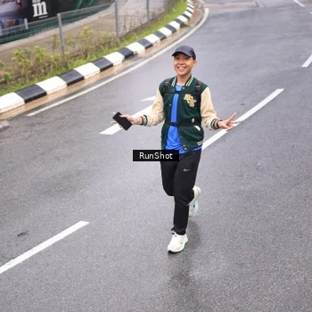 Runner Photo 7946903