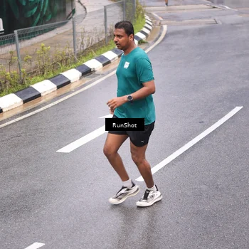 Runner Photo 7946918
