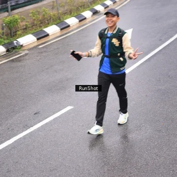 Runner Photo 7946923