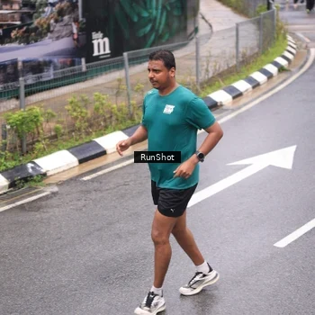Runner Photo 7946924